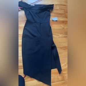 Off the shoulders black body on dress never worn